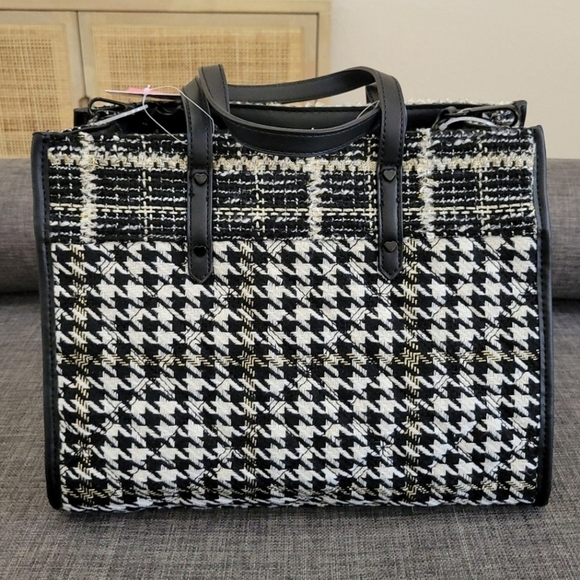 🔹️Betsey Johnson🔹️ Tweed Houndstooth Tote Handbag ✨️🖤 - Picture 3 of 6